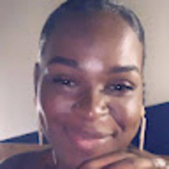 Meet your Posher, Gabrielle - Picture 1 of 1